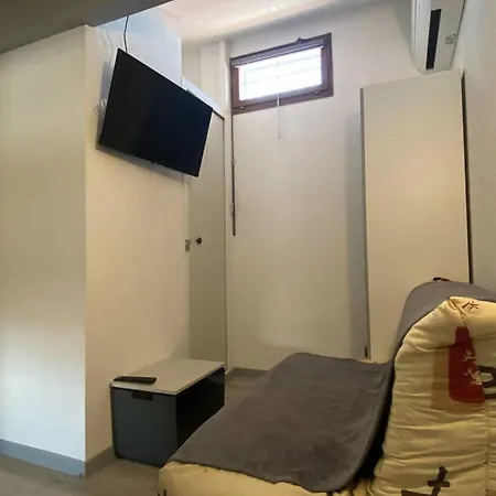 Вилла Familiale 2/3 Pieces Avec Climatisation Et Parking, Proche - Fr-1-782-83